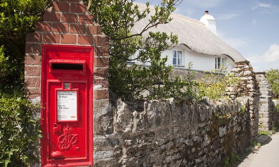 vb34130367_dartington, devon, a post box inset into a wall_14-7-19.jpg