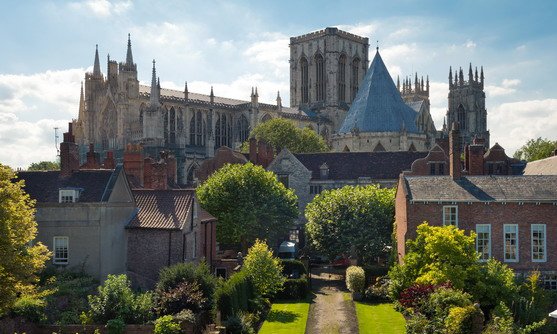 Uitzicht op York minster vanaf de city wall